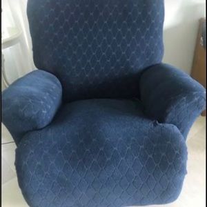 Two stretch covers for oversized recliners. Price is for each cover.